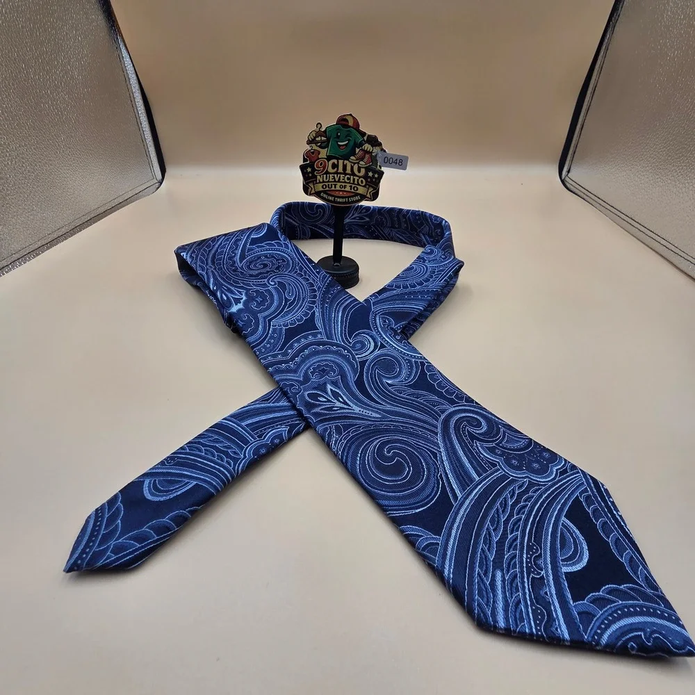 Donald J Trump Signature Collection Mens Navy Blue Paisley 100% Silk Necktie Tie